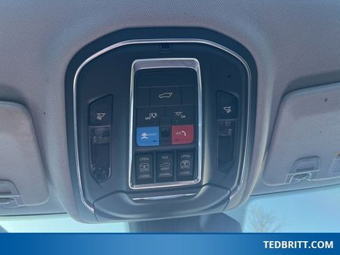 Used 2022 Jeep Grand Cherokee L Limited image 38