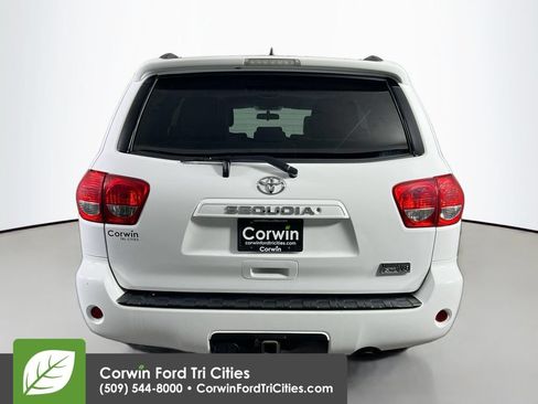 Used 2017 Toyota Sequoia SR5 AWD/4WD image 13