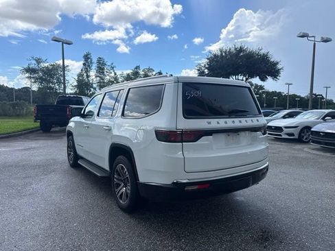 Used 2024 Jeep Wagoneer Series II w/ Flexible Seating Group RWD image 4
