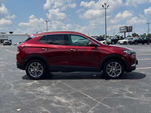 Used 2023 Buick Encore GX Essence w/ Experience Buick Package FWD image 3