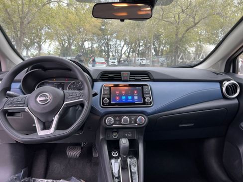 Used 2025 Nissan Versa SV image 29