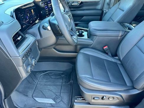 Used 2025 Chevrolet Tahoe LT image 6