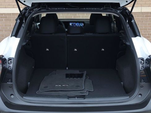 Used 2026 Nissan Kicks SV w/ SV Premium Package FWD image 12