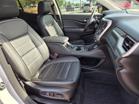 Used 2021 GMC Acadia Denali w/ Denali Technology Package FWD image 15
