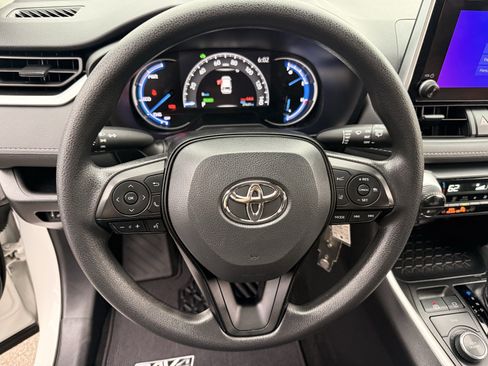 Used 2023 Toyota RAV4 LE AWD/4WD image 13