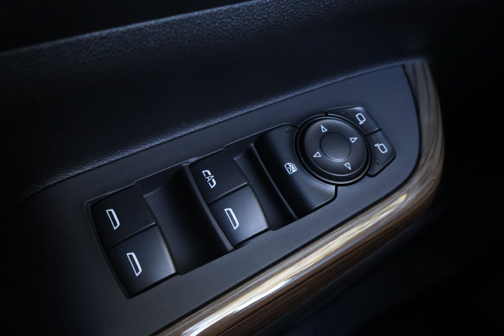 Certified 2023 GMC Acadia SLE w/ Driver Convenience Package FWD image 34