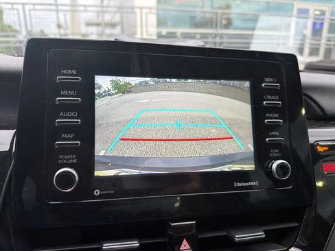Used 2022 Toyota Camry SE FWD image 13