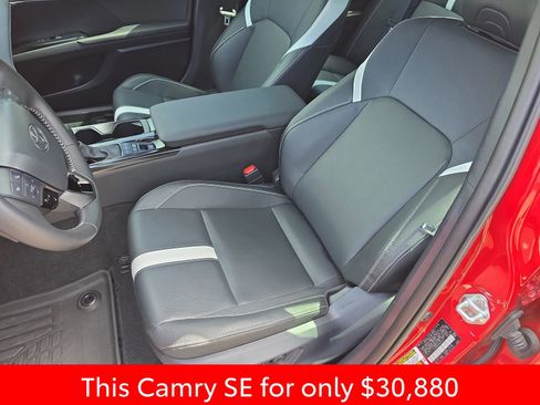 Used 2025 Toyota Camry SE w/ Convenience Package FWD image 21