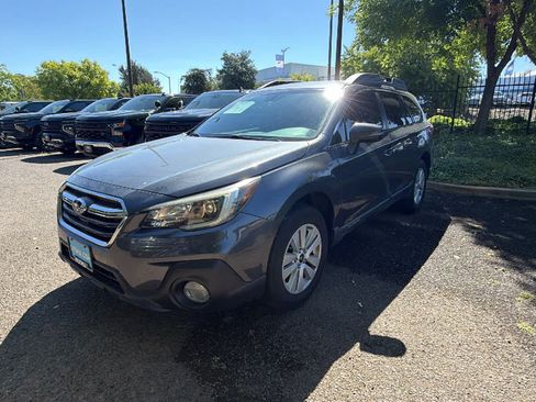 Used 2018 Subaru Outback 2.5i Premium AWD/4WD image 1