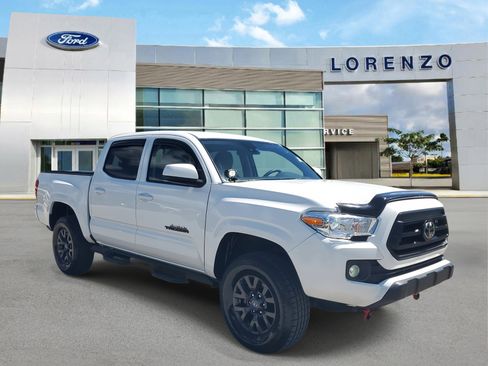 Used 2020 Toyota Tacoma SR image 3