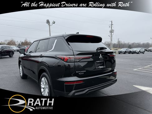 New 2025 Mitsubishi Outlander ES image 7