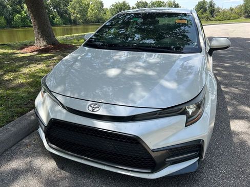 Used 2020 Toyota Corolla SE FWD image 2