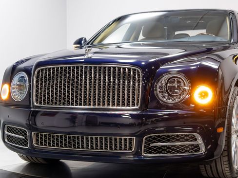 Used 2017 Bentley Mulsanne image 93