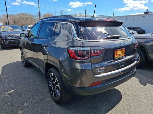 Certified 2022 Jeep Compass Limited image 4