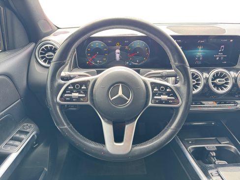 Used 2021 Mercedes-Benz GLB 250 w/ Premium Package image 13