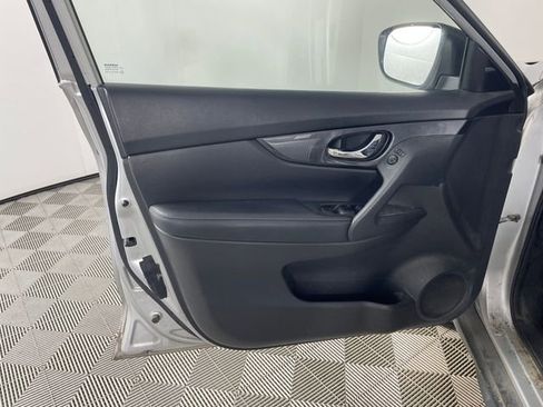 Used 2018 Nissan Rogue SV AWD/4WD image 10