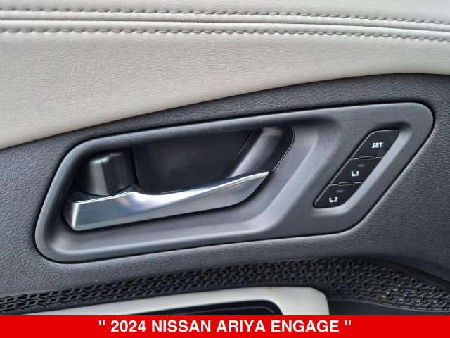 Used 2024 Nissan Ariya AWD image 12