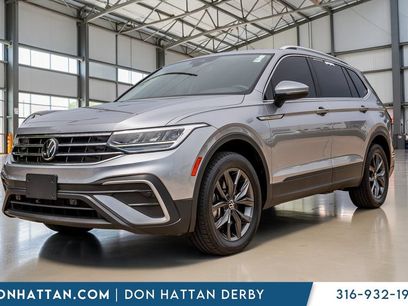 Used 2022 Volkswagen Tiguan SE w/ Panoramic Sunroof Package