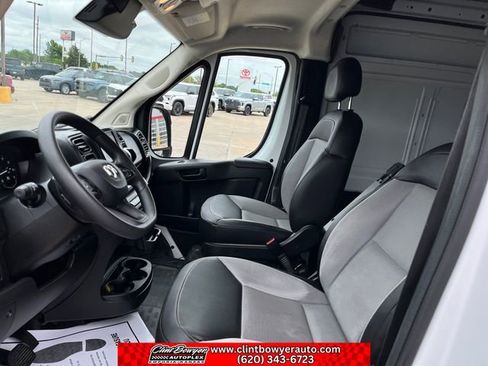 Used 2025 RAM ProMaster 2500 w/ Convenience Group FWD image 10