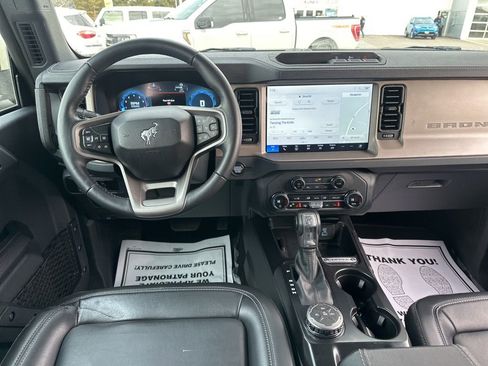 Used 2025 Ford Bronco Outer Banks image 25