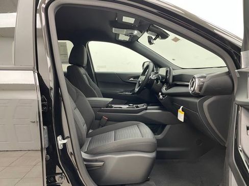 New 2026 Chevrolet Equinox LT w/ Safety and Technology Package AWD/4WD image 11
