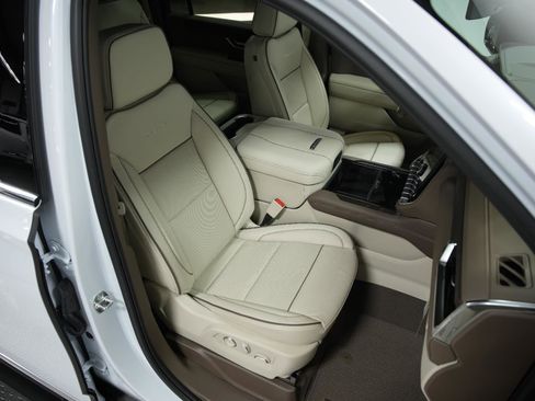 New 2026 GMC Yukon XL Denali image 16