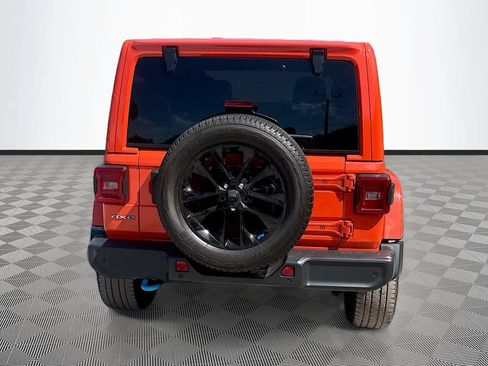 Used 2023 Jeep Wrangler Unlimited Sahara w/ Cold Weather Group AWD/4WD image 7