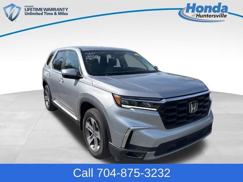 Used 2025 Honda Pilot EX-L image 1