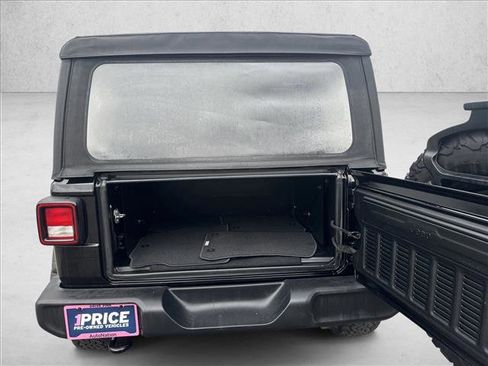 Used 2018 Jeep Wrangler Unlimited Sport AWD/4WD image 20