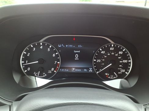 Used 2025 Nissan Frontier SV AWD/4WD image 16
