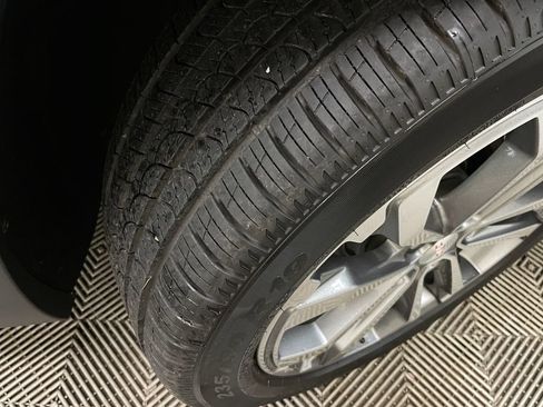 Certified 2018 GMC Terrain SLT w/ Preferred Package FWD image 50