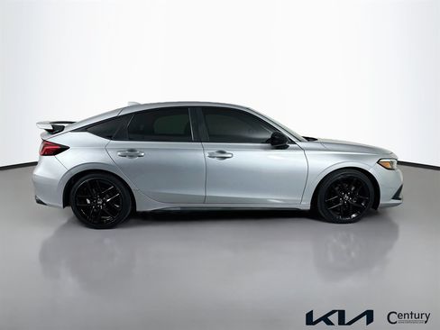 Used 2023 Honda Civic Sport image 4