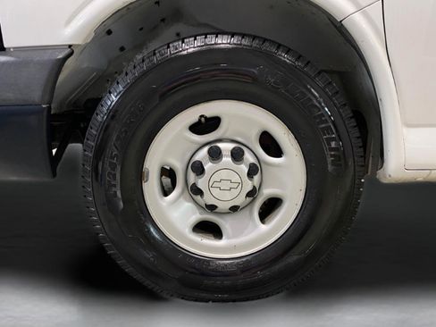 Used 2016 Chevrolet Express 3500 Extended RWD image 8