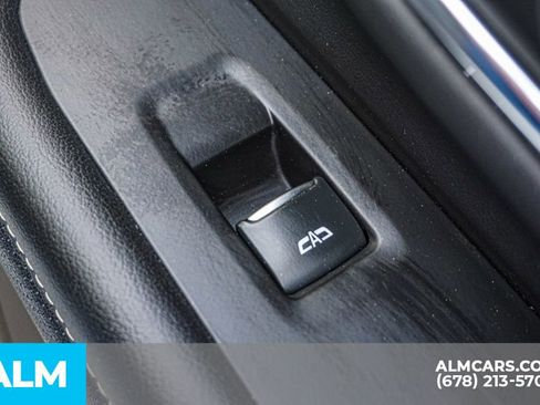 Used 2024 Chevrolet Suburban Premier RWD image 58