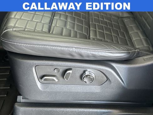 Used 2022 Cadillac Escalade Sport Platinum w/ LPO, ONYX Package AWD/4WD image 12