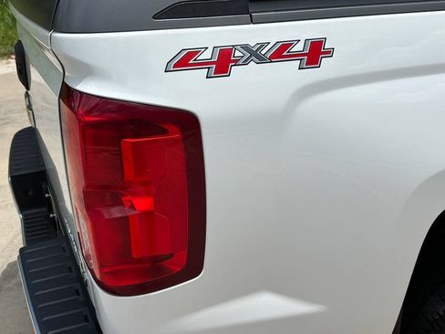 Used 2017 Chevrolet Silverado 1500 LT w/ High Desert Package AWD/4WD image 26