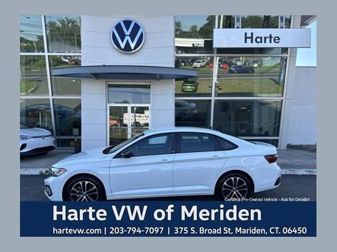 Used 2024 Volkswagen Jetta Sport FWD image 1