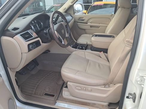 Used 2013 Cadillac Escalade ESV Premium AWD/4WD image 5