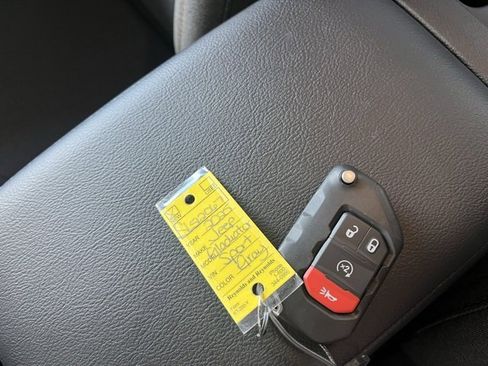 New 2025 Jeep Gladiator Sport image 25