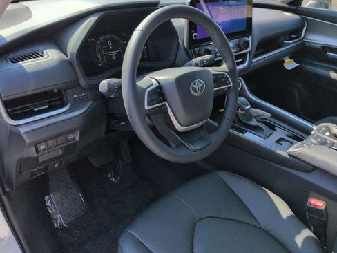 New 2026 Toyota Grand Highlander XLE image 10