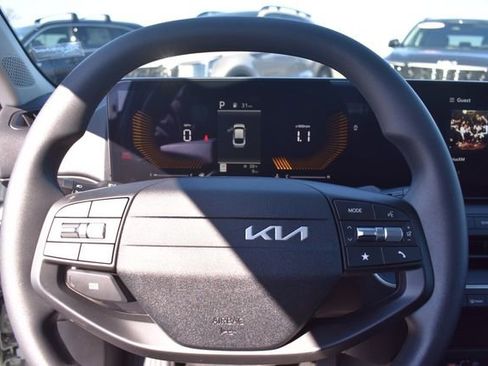 New 2026 Kia K4 FWD image 24