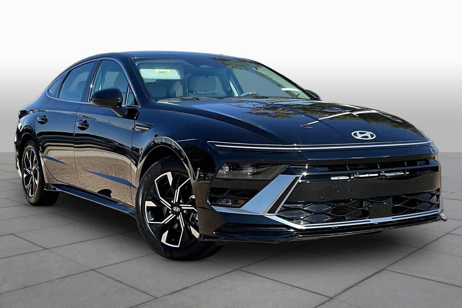 Used 2025 Hyundai Sonata SEL FWD image 3