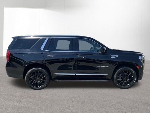 Used 2022 GMC Yukon SLT w/ SLT Luxury Package AWD/4WD image 2
