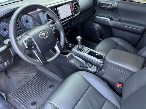 Used 2021 Toyota Tacoma TRD Off-Road w/ TRD Premium Off Road Package AWD/4WD image 13