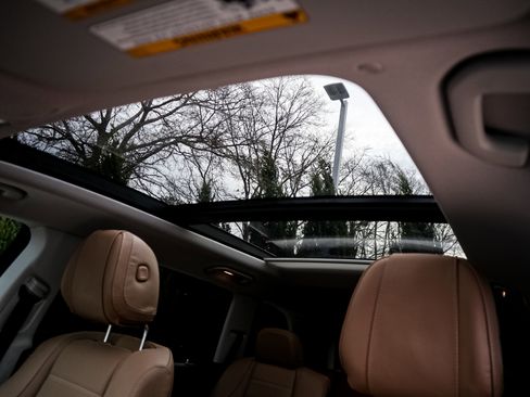 Used 2025 Mercedes-Benz GLS 450 4MATIC image 28