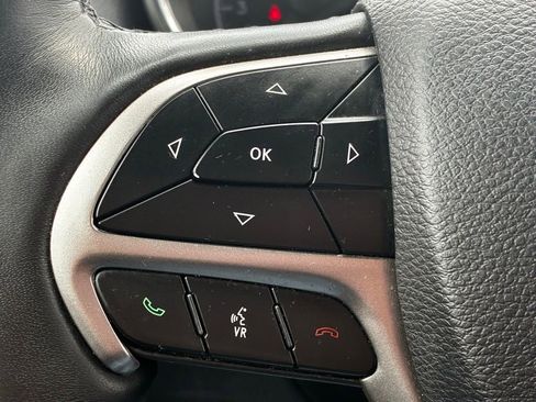 Used 2019 Jeep Grand Cherokee Limited AWD/4WD image 11