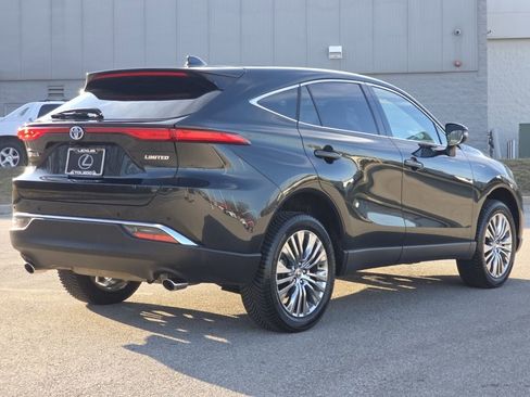 Used 2023 Toyota Venza Limited image 8