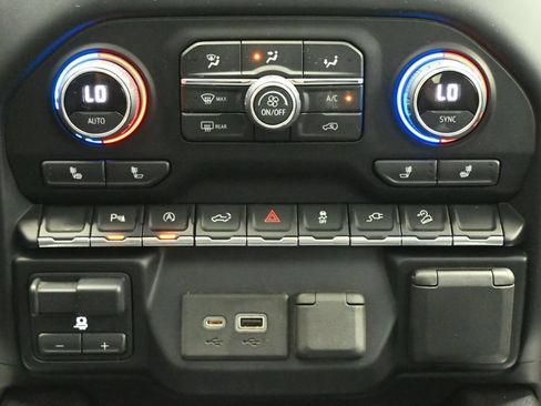 Used 2021 Chevrolet Silverado 1500 LT Trail Boss w/ Convenience Package II AWD/4WD image 21