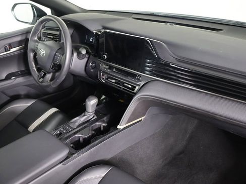 Used 2025 Toyota Camry SE FWD image 25