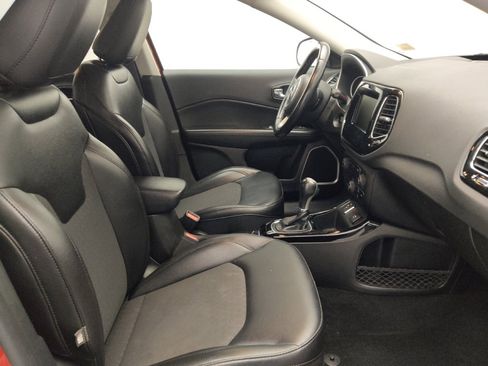 Used 2019 Jeep Compass Latitude FWD image 21